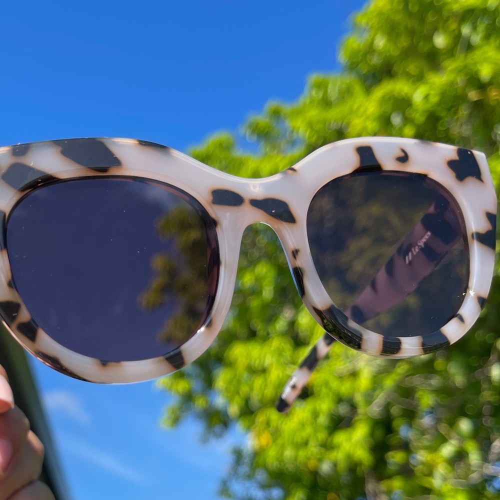 **SOLD** Le Specs Air Heart Sunglasses In Cookie Tort Unisex - Picture 9 of 16